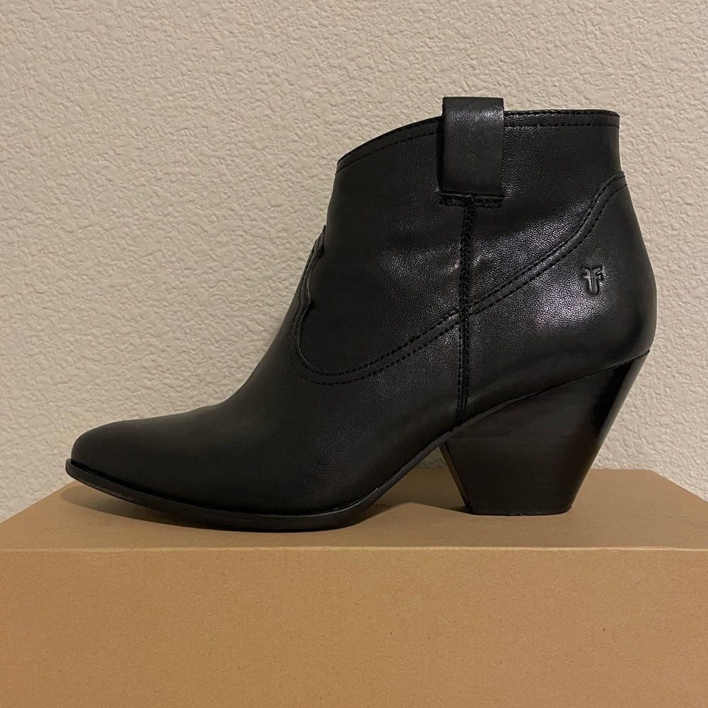 FRYE Reina Western Booties 3479257 EUC